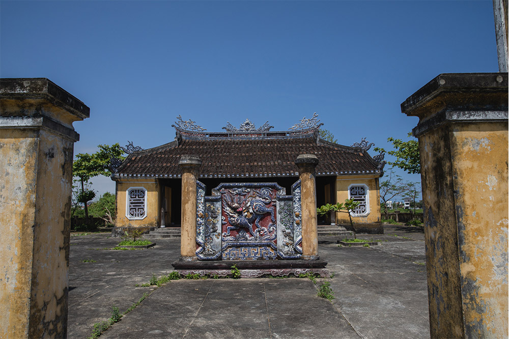 Historic tombs and temples in Cam Thanh - Hoi An - Quang Nam