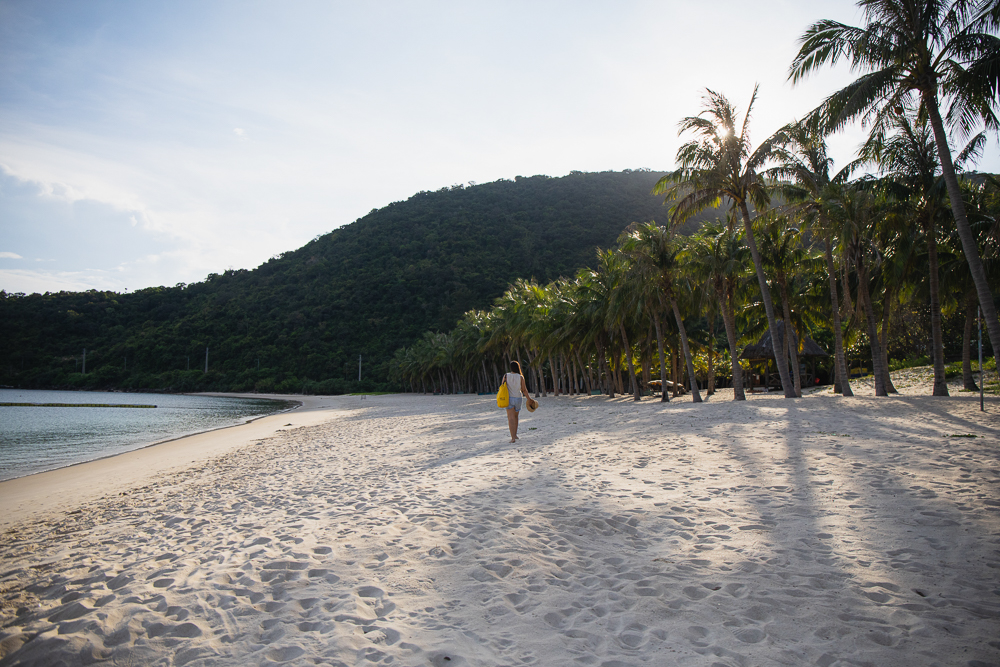 Cham Islands' sandy beaches - Best things to do on Cham Islands